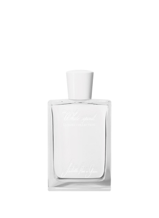 גולייט האז אה גאן וואיט ספירט לאישה